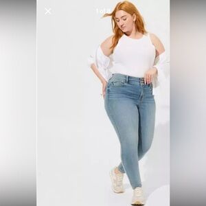 NWOT- Torrid- 26 Tall- Jegging Super Soft Women's Skinny Jeans in Soft Blue
